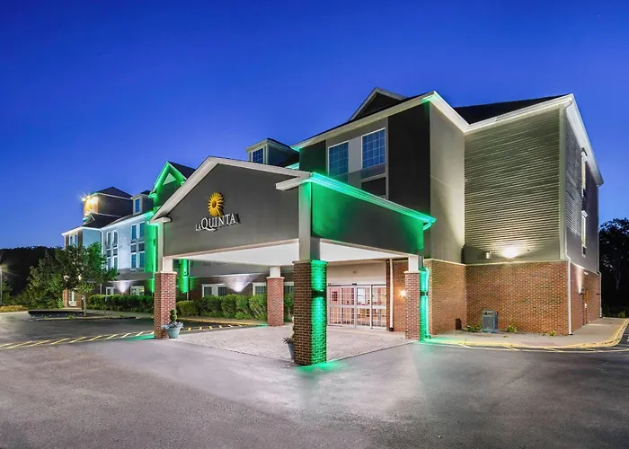 La Quinta By Wyndham Stonington-Mystic Area
